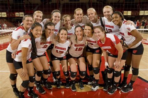 volleyball nudes leaked|Nude photo leak of Wisconsin womens volleyball team has police。